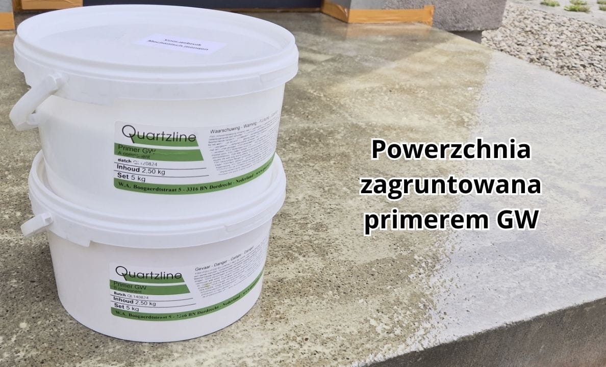 Wiaderka z Gruntem GW na powierzchni zagruntowanej gruntem GW